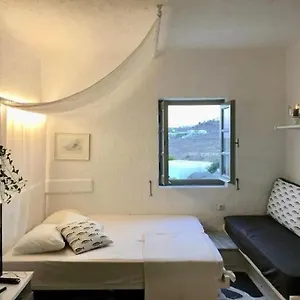 https://elegant-studio-with-pool-and-private-beach.hotels-in-mykonosisland.net